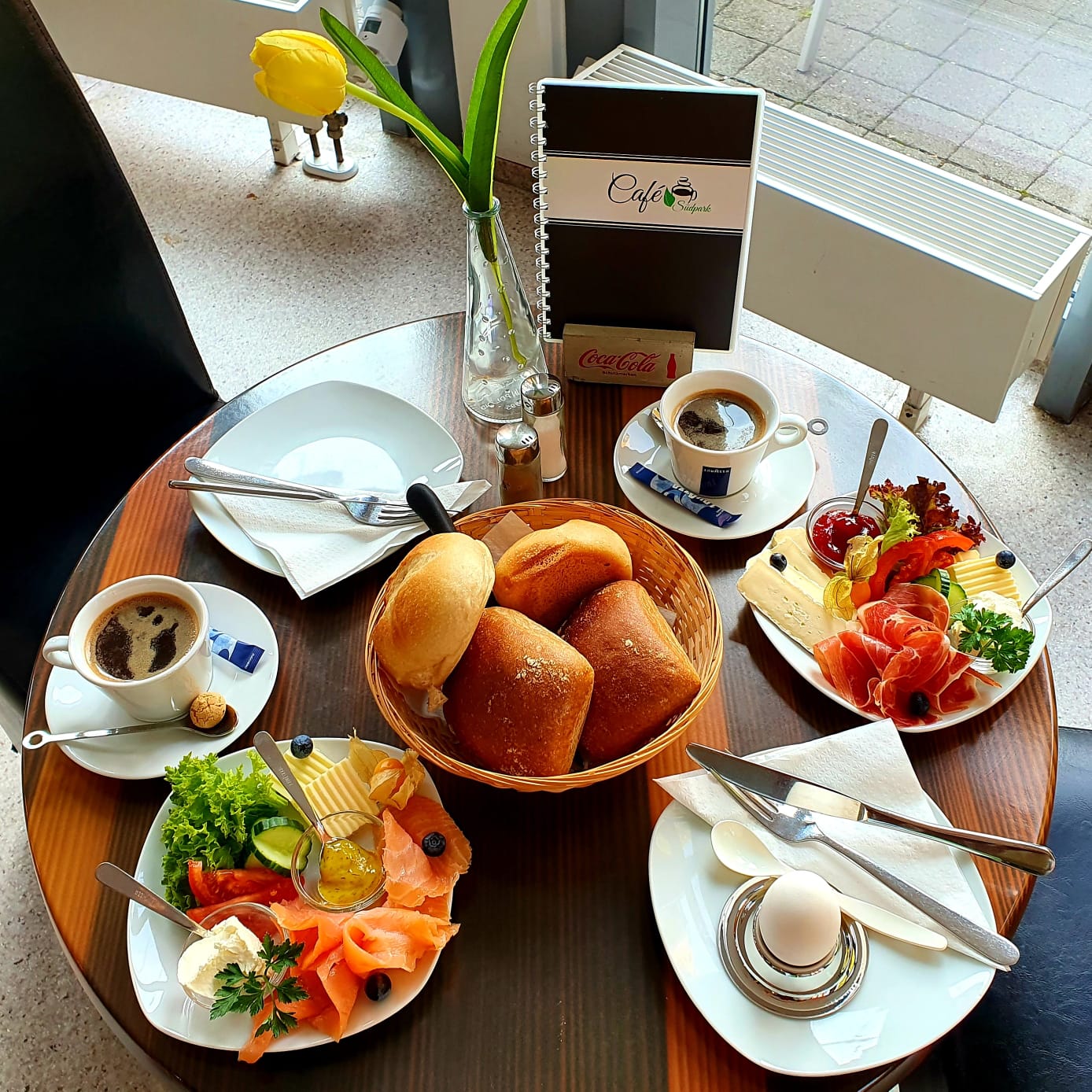 Angbot: zu jedem Frühstück bekommt IHR ein Heißgetränk GRATIS dazu!!!